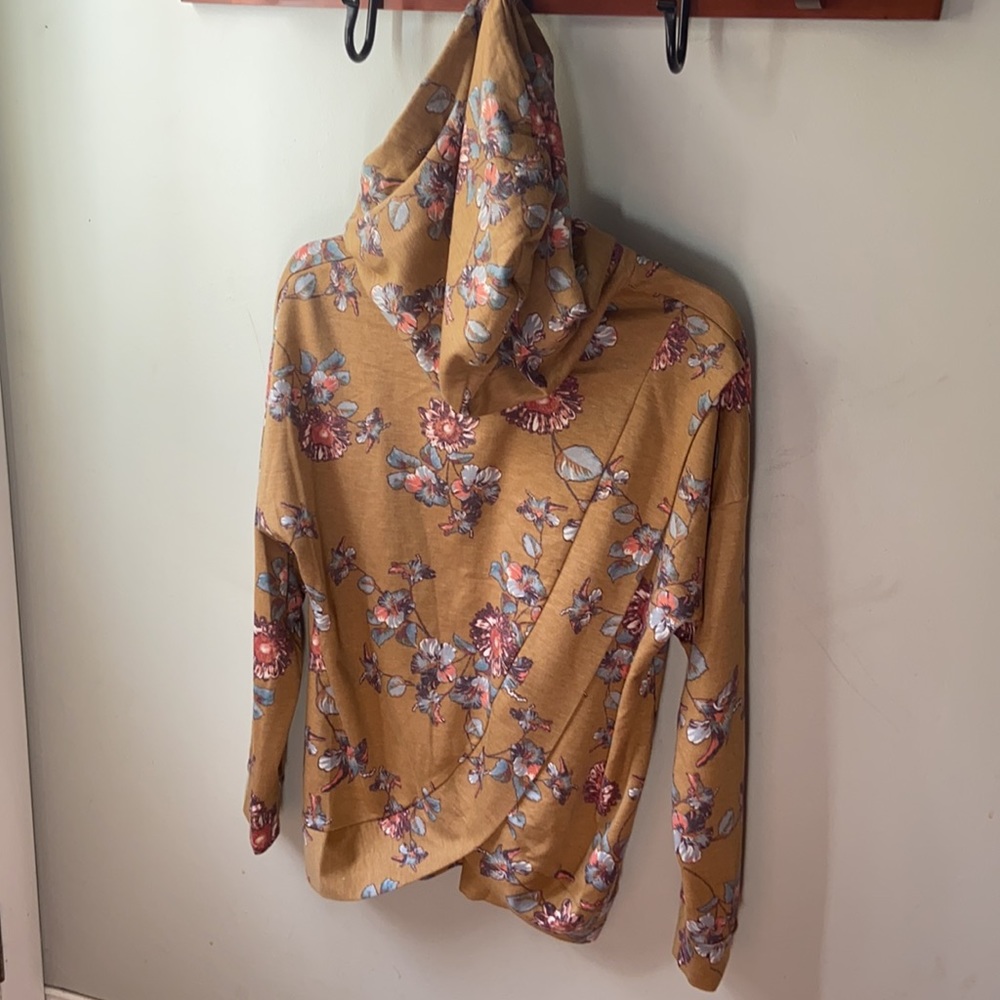 Comfy Split Back Light Weight Fall Sweatshirt - image 4